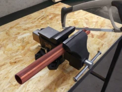 PEUGEOT - EBT200 Etau D'établi Pivotant En Fonte GS Et Acier 200 Mm -Outils Ménagers Boutique PEUGEOT Etau d etabli pivotant EBT 200 100715 2