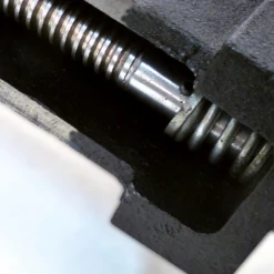 PEUGEOT - EBT200 Etau D'établi Pivotant En Fonte GS Et Acier 200 Mm -Outils Ménagers Boutique PEUGEOT Etau d etabli pivotant EBT 200 100715 3